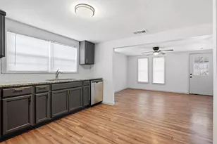 1100 SE 9th St, Mineral Wells, TX 76067 - Photo 5