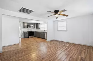 1100 SE 9th St, Mineral Wells, TX 76067 - Photo 3