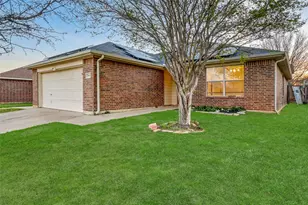 7845 Whitney Ln, Fort Worth, TX 76112 - Photo 3