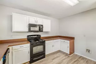 7845 Whitney Ln, Fort Worth, TX 76112 - Photo 15