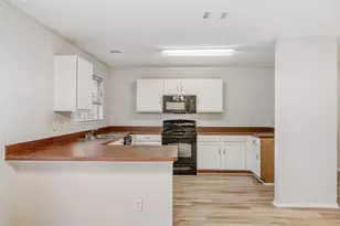 7845 Whitney Ln, Fort Worth, TX 76112 - Photo 11