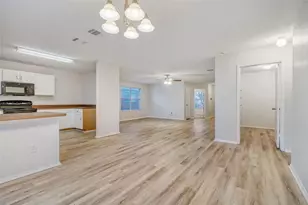 7845 Whitney Ln, Fort Worth, TX 76112 - Photo 9