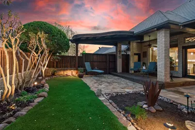 2448 Clearspring Drive N, Irving, TX 75063 - Photo 35