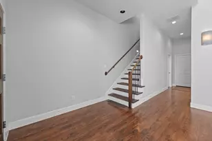 705 E 1st St, Fort Worth, TX 76102 - Photo 5