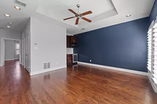 705 E 1st St, Fort Worth, TX 76102 - Photo 33