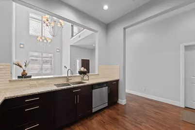 705 E 1st Street, Fort Worth, TX 76102 - Photo 13