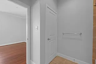 705 E 1st St, Fort Worth, TX 76102 - Photo 29