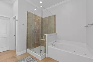 705 E 1st St, Fort Worth, TX 76102 - Photo 21