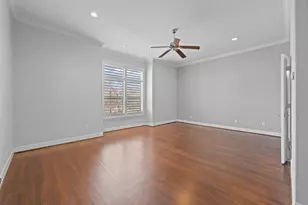 705 E 1st St, Fort Worth, TX 76102 - Photo 17