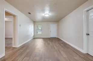 133 W Hobson Ave, Dallas, TX 75224 - Photo 3