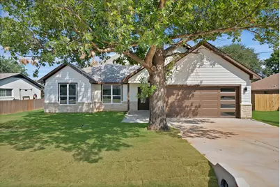 206 Lakeview Drive, Runaway Bay, TX 76426 - Photo 1