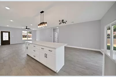 206 Lakeview Drive, Runaway Bay, TX 76426 - Photo 17