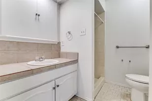 4021 Treeline Dr, Dallas, TX 75224 - Photo 7