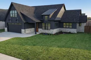 2029 Nichole Blvd, Pottsboro, TX 75076 - Photo 3