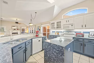 6829 Dougal Avenue, Fort Worth, TX 76137 - Photo 11