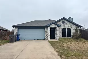 215 Los Angeles Dr, Glenn Heights, TX 75154 - Photo 1