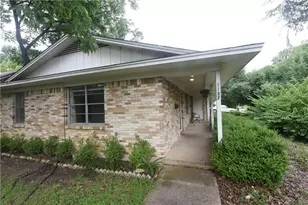 1137 Haines Ave, Dallas, TX 75208 - Photo 1