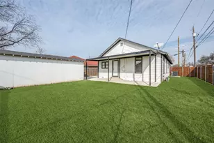 2724 E 12th St, Fort Worth, TX 76111 - Photo 11