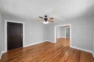 2724 E 12th St, Fort Worth, TX 76111 - Photo 5