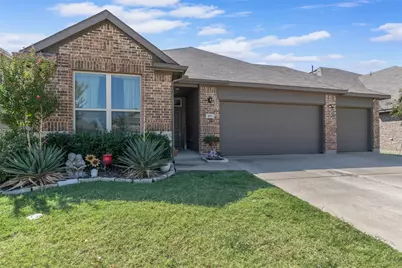 401 Evans Drive, Van Alstyne, TX 75495 - Photo 1