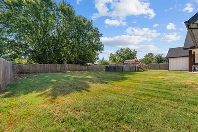 325 Berryhill Drive, Springtown, TX 76082 - Photo 27