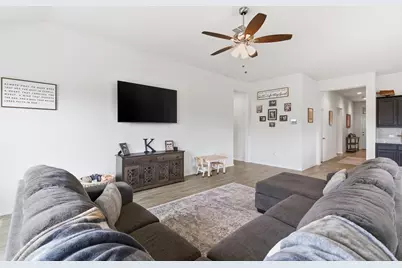 301 Chickasaw Drive, Cleburne, TX 76033 - Photo 5