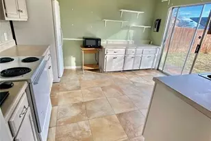 2204 Foxcroft Ln, Arlington, TX 76014 - Photo 5