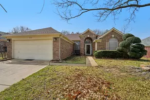 7213 Crabtree Ln, North Richland Hills, TX 76182 - Photo 1