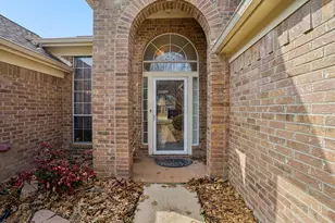 7213 Crabtree Ln, North Richland Hills, TX 76182 - Photo 3