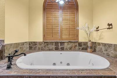 4517 Cottonwood Lane, Vernon, TX 76384 - Photo 33