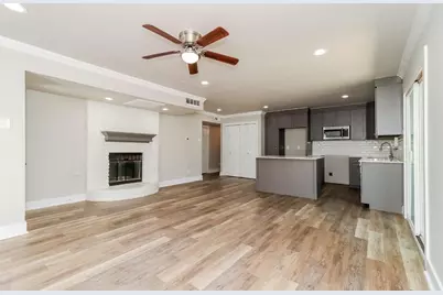 309 S Holiday Drive, Grand Prairie, TX 75052 - Photo 5