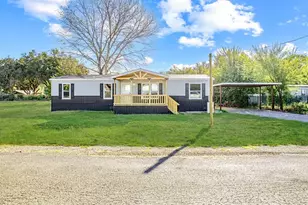 123 Kelly Ct, Azle, TX 76020 - Photo 1