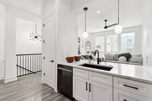 2100 N Fitzhugh Ave, Dallas, TX 75204 - Photo 7