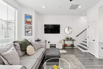 2100 N Fitzhugh Avenue #D, Dallas, TX 75204 - Photo 9