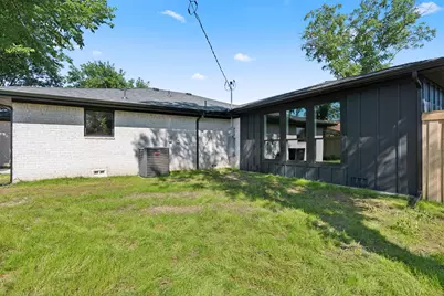 9905 Glenrio Lane, Dallas, TX 75220 - Photo 19