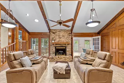 529 N Grand Avenue, Waxahachie, TX 75165 - Photo 11