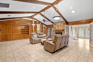 529 N Grand Ave, Waxahachie, TX 75165 - Photo 11