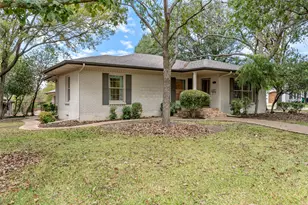529 N Grand Ave, Waxahachie, TX 75165 - Photo 1