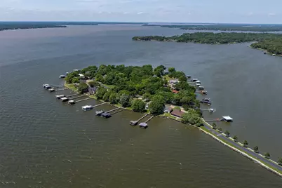 697 Enchanted Isles Drive, Mabank, TX 75156 - Photo 5