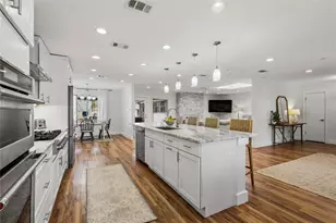 1811 Park Hill Dr, Arlington, TX 76012 - Photo 13