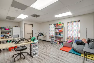 905 Roberts Cut Off, River Oaks, TX 76114 - Photo 27