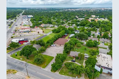 905 Roberts Cut Off, River Oaks, TX 76114 - Photo 3