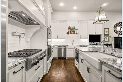 7008 Woodridge Drive, Flower Mound, TX 75022 - Photo 9