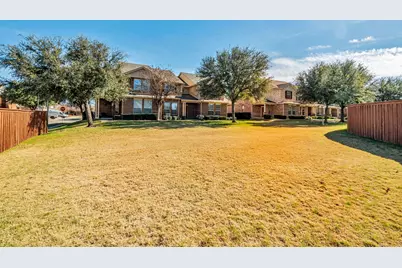 2717 Olympic Park Drive, Grand Prairie, TX 75050 - Photo 31