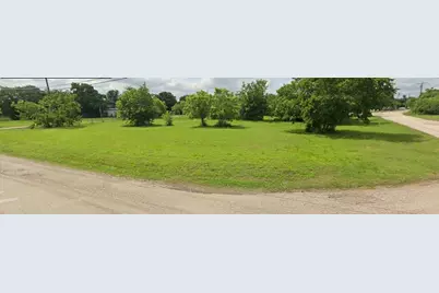 102 E Carver Street, Alvarado, TX 76009 - Photo 1