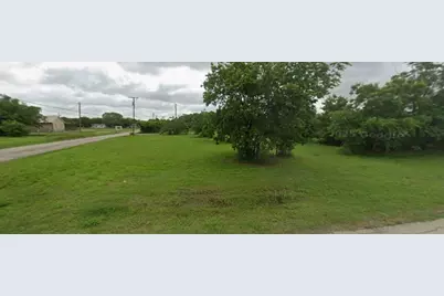 102 E Carver Street, Alvarado, TX 76009 - Photo 3