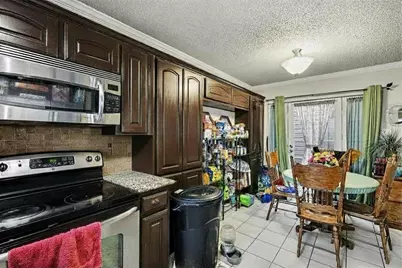 5706 Bramblewood Court, Arlington, TX 76017 - Photo 9