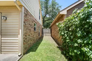 2960 Harbinger Ln, Dallas, TX 75287 - Photo 23