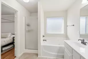 10705 Emerald Park Ln, Fort Worth, TX 76052 - Photo 17