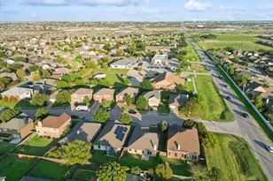 10705 Emerald Park Ln, Fort Worth, TX 76052 - Photo 31